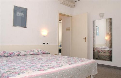 Residence Alba Colombare Di Sirmione Екстер'єр фото