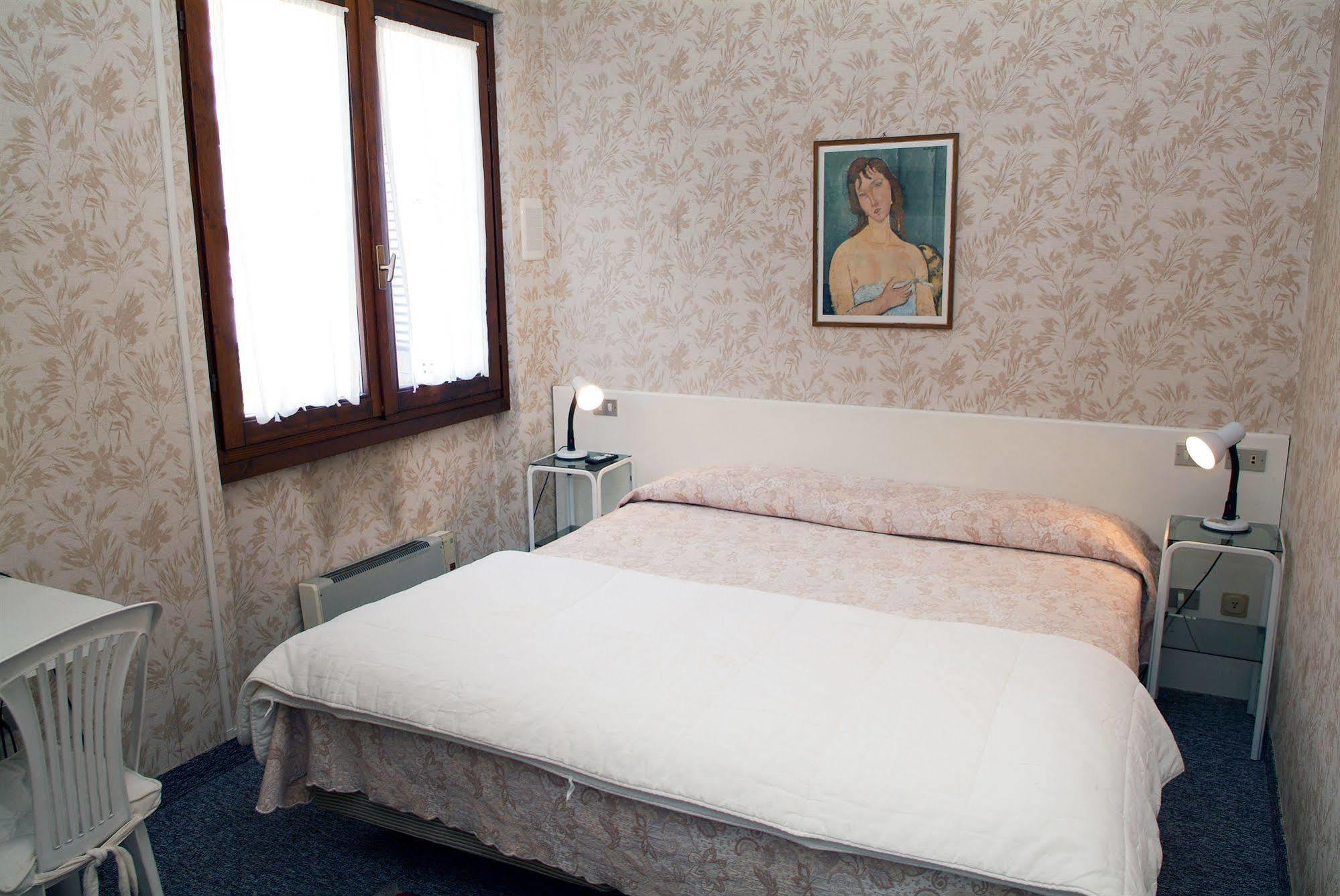 Residence Alba Colombare Di Sirmione Екстер'єр фото